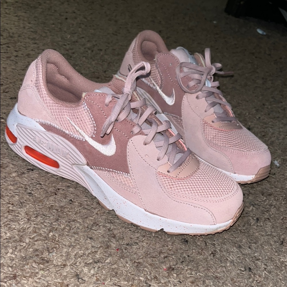 Pink nike air max